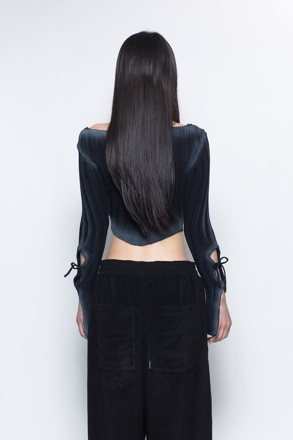 THEREDTHREAD / ザレッドスレッド】S zip cutout knit tops