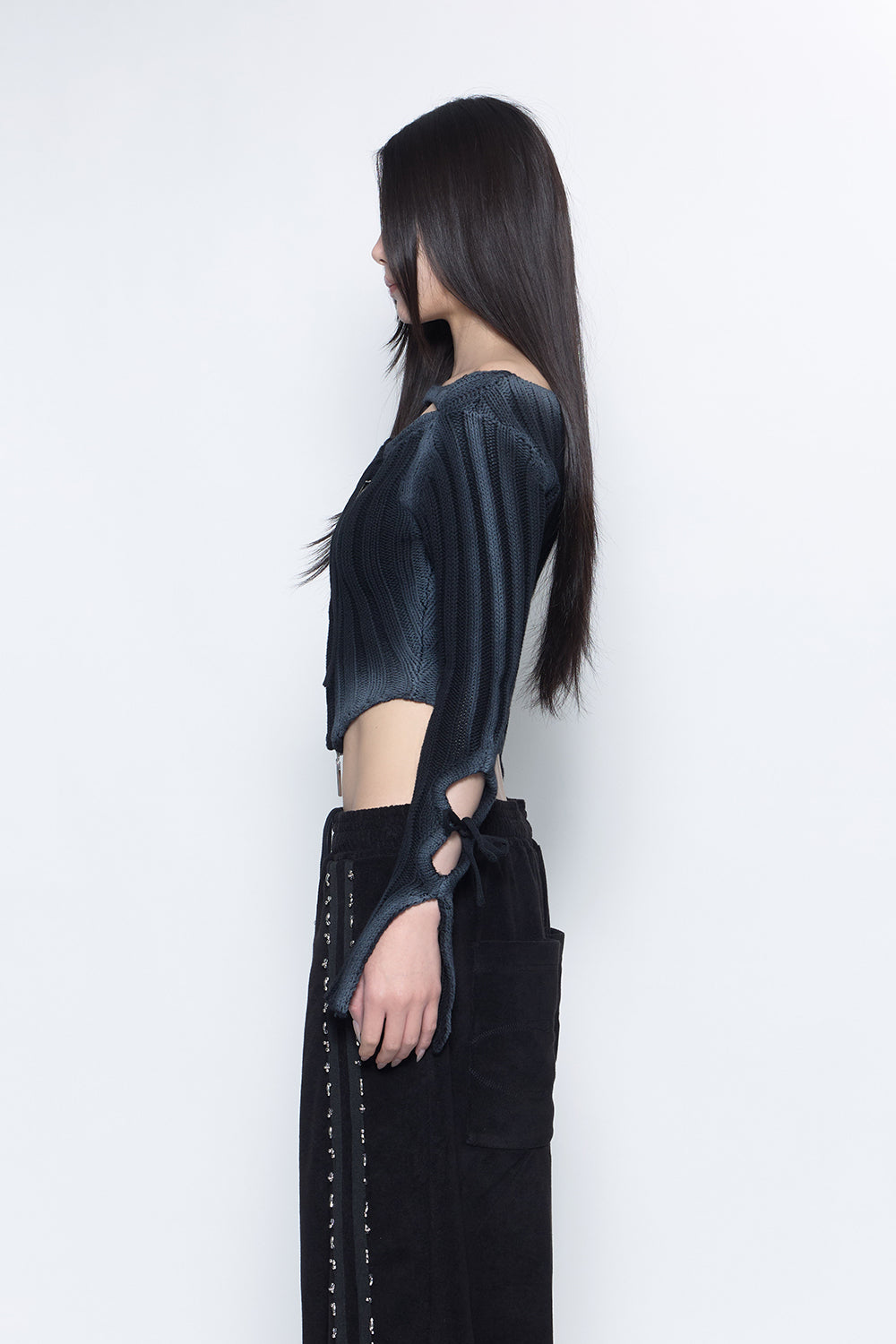 THEREDTHREAD / ザレッドスレッド】S zip cutout knit tops