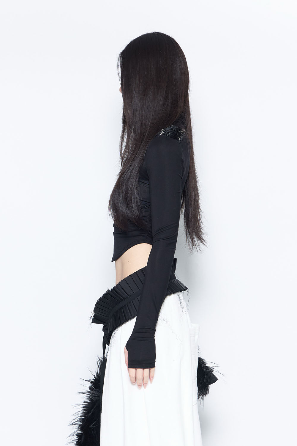 THEREDTHREAD / ザレッドスレッド】S embellished shoulder tops