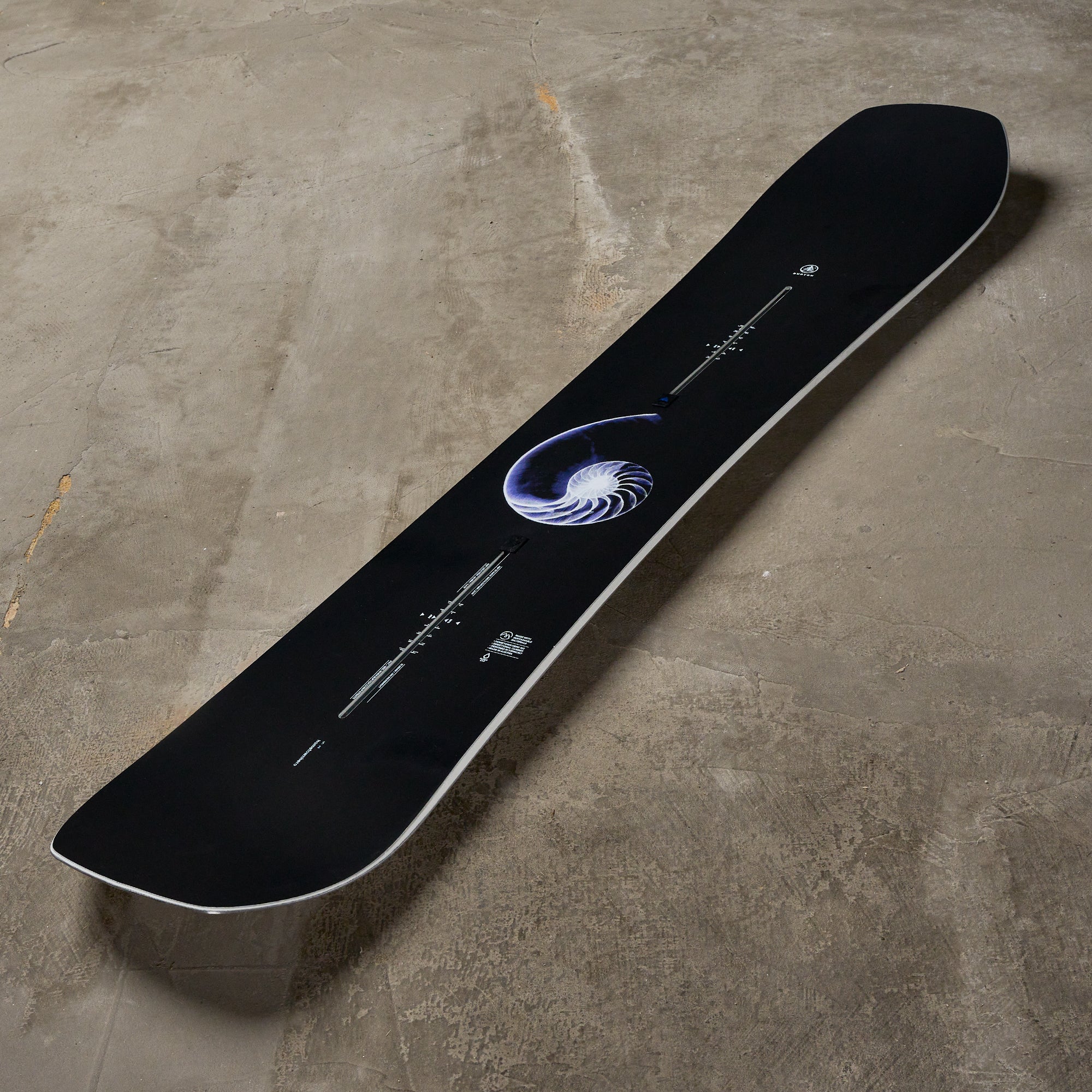 Burton Family Tree Hometown Hero Snowboard 2026 – THE SKI MONSTER