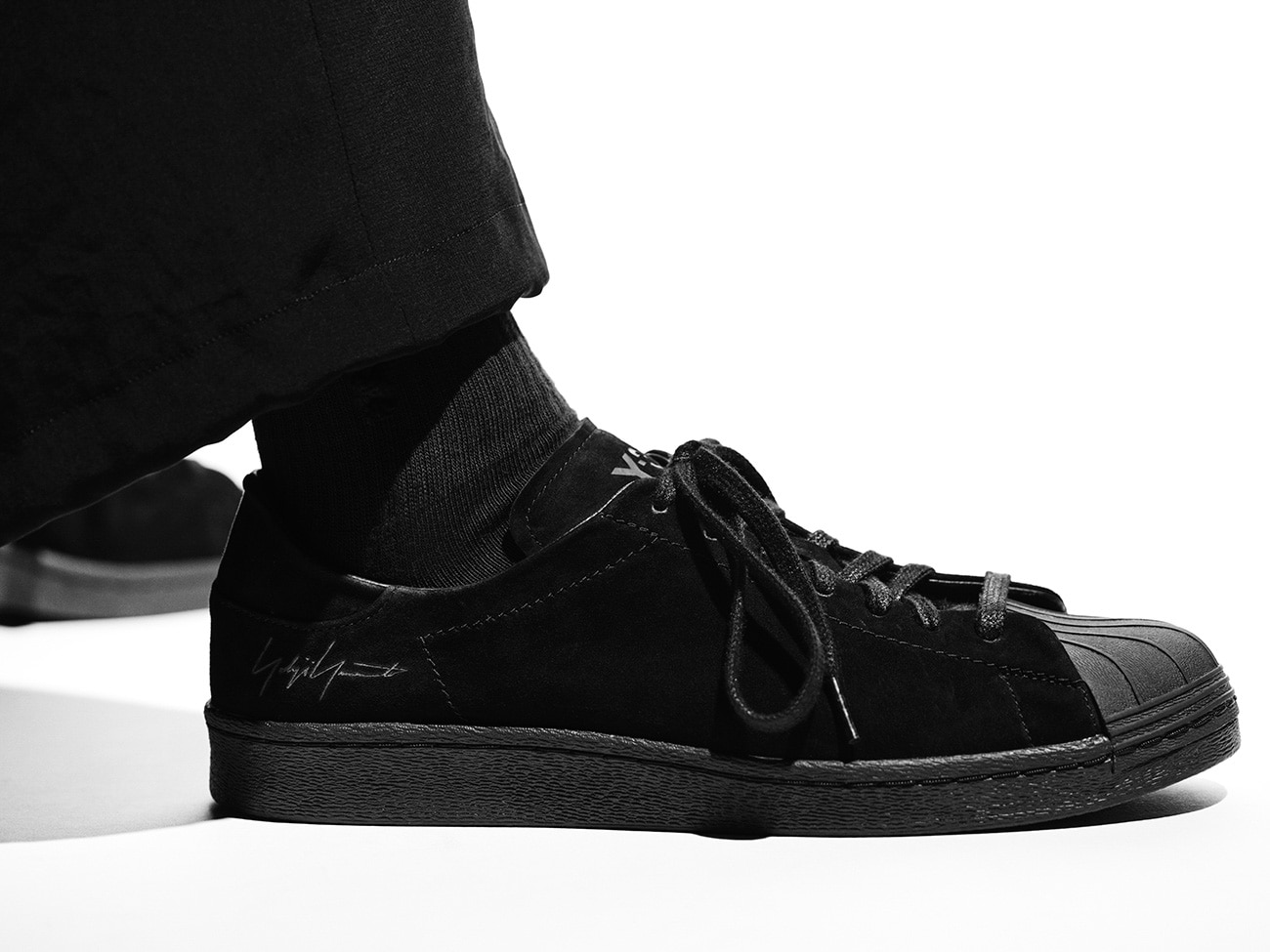 Y-3 KURO SUPERSTAR(23 Black): Yohji Yamamoto POUR HOMME｜THE SHOP
