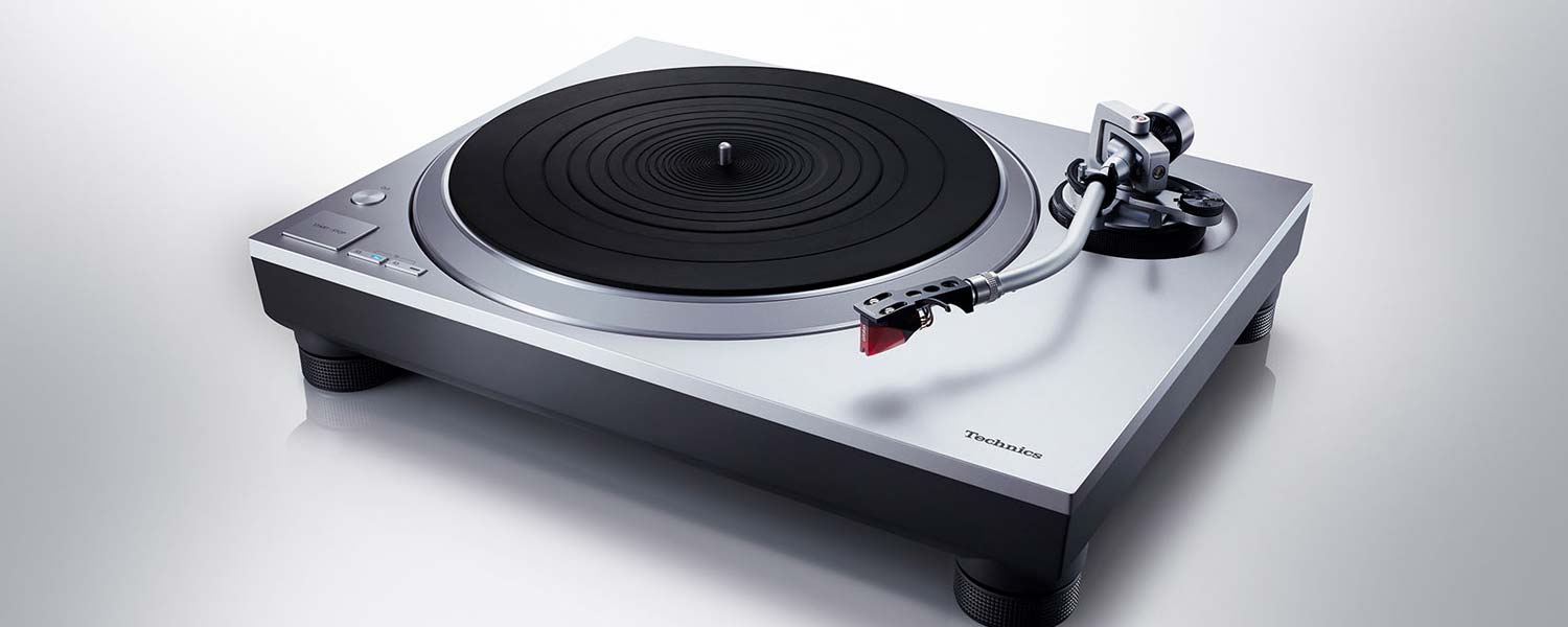 Technics Direct Drive Turntable System SL-1500C – White, Black