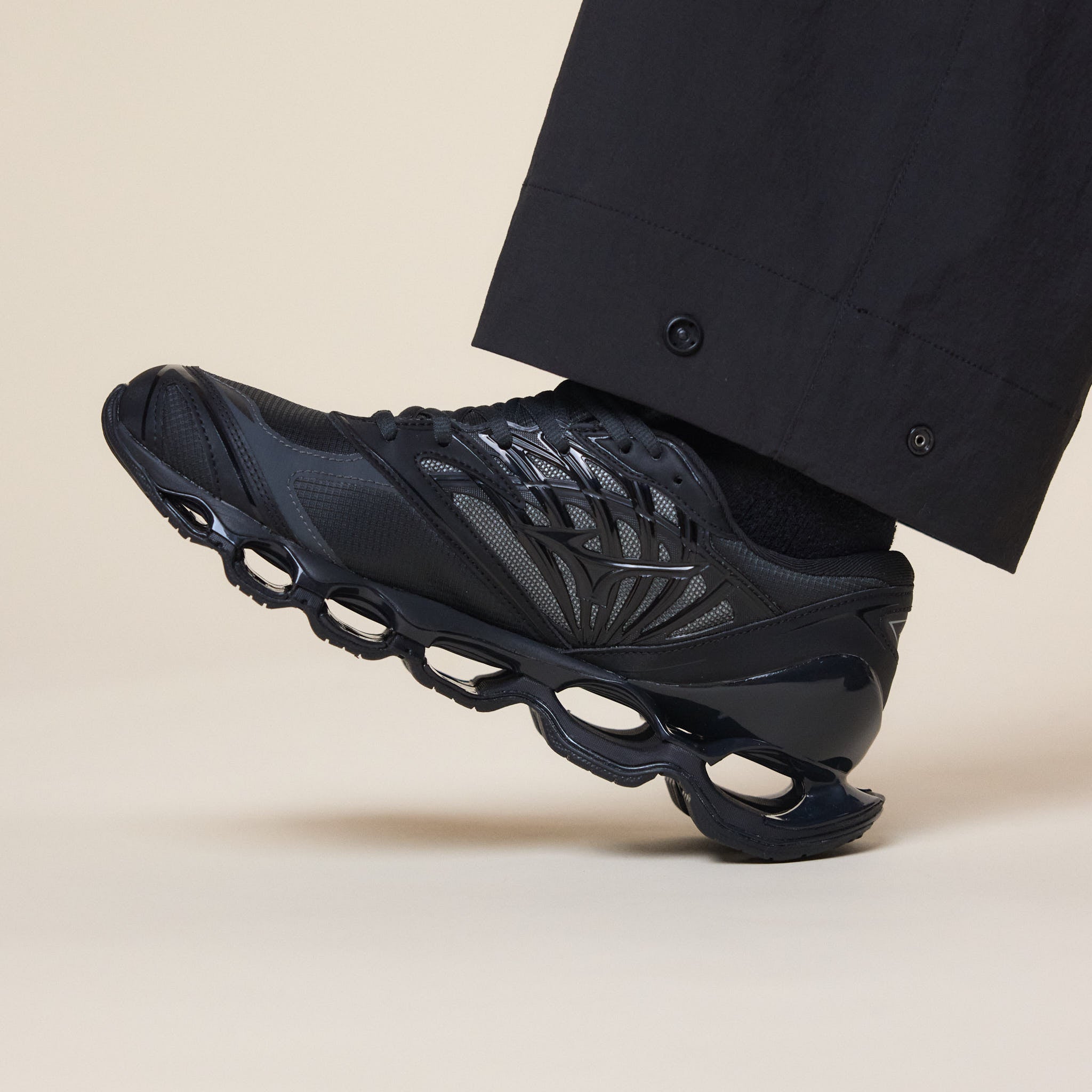 Mizuno - Wave Prophecy LS Gore-Tex - Black Sand / Black | T.T.O.O