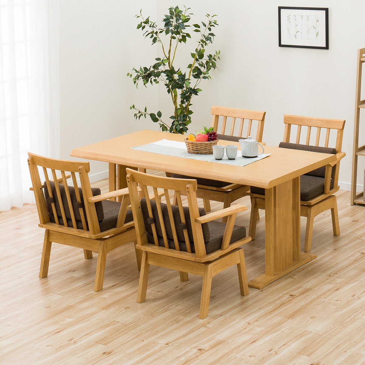ニトリの4人用ダイニングテーブルセット！北欧ナチュラルで人気の