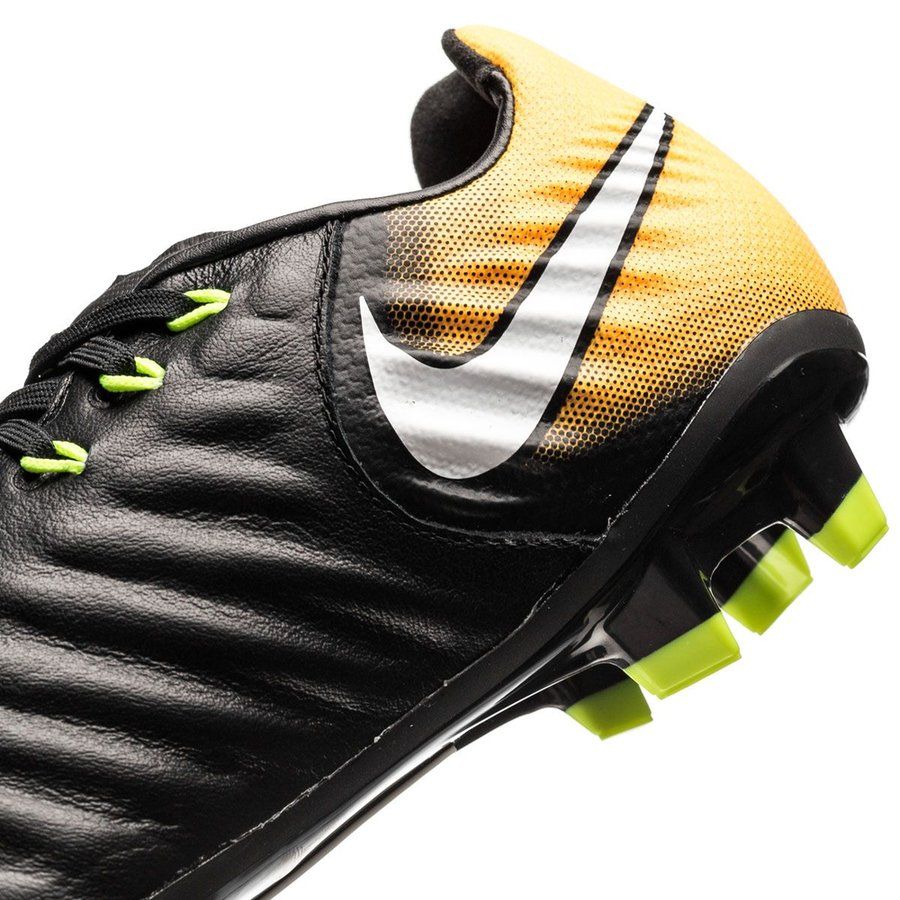 Nike Tiempo Legend 7 FG Lock in. Let loose. - Black/White/Laser