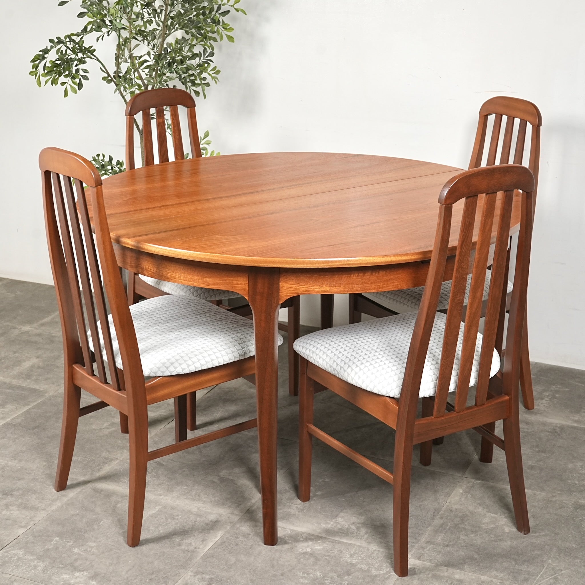 NATHAN】エクステンション ラウンドテーブル – TIME HYPE