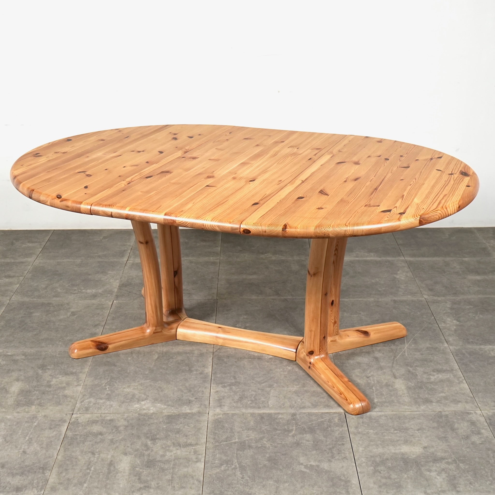 Dyrlund】エクステンション ラウンドテーブル – TIME HYPE