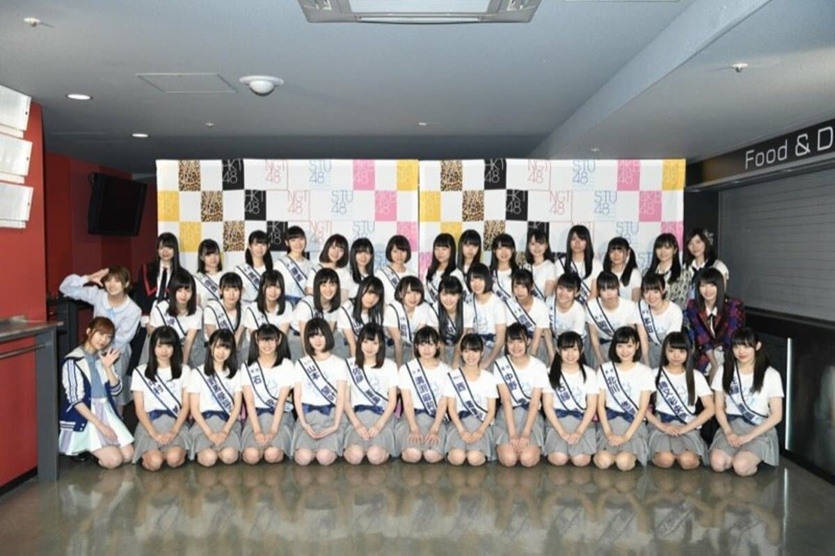 岡田奈々、抽選で交渉権を2度獲得する強運ぶり AKBドラフト会議が開催