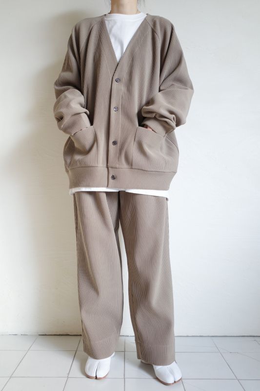 stein GRADATION PLEATS CARDIGAN・DARK BEIGE - tity
