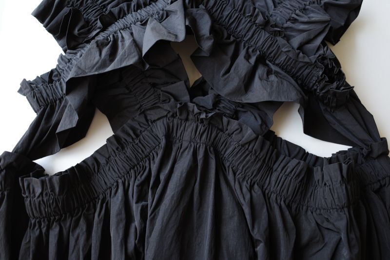 HOUGA kiki frill dress・BLACK - tity