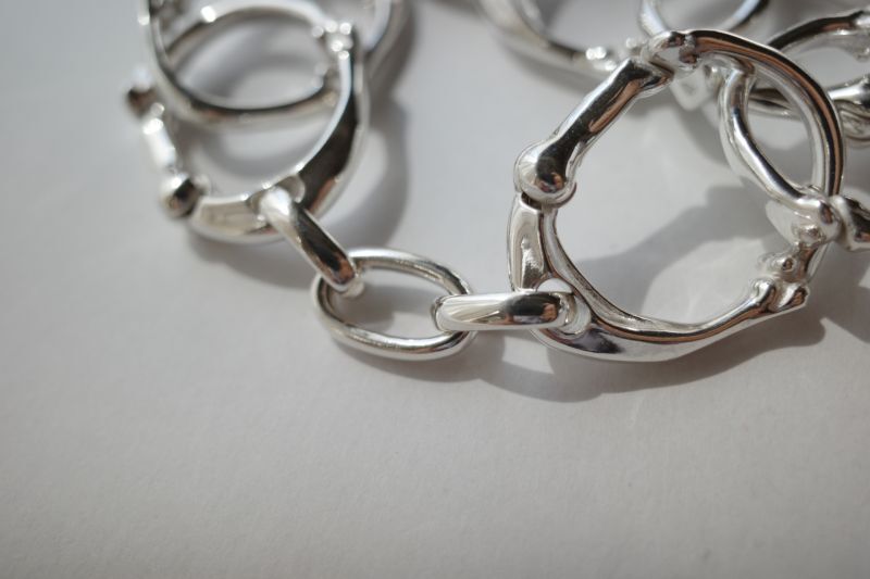 TAKAHIROMIYASHITATheSoloist. bone shaped carabiner bracelet.-S- - tity