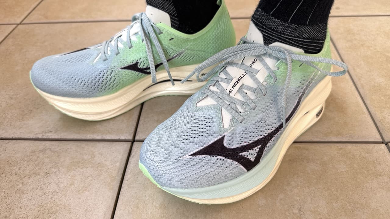 レビュー】Mizuno ウエーブリベリオンプロLOW：中途半端。カスタマイズ