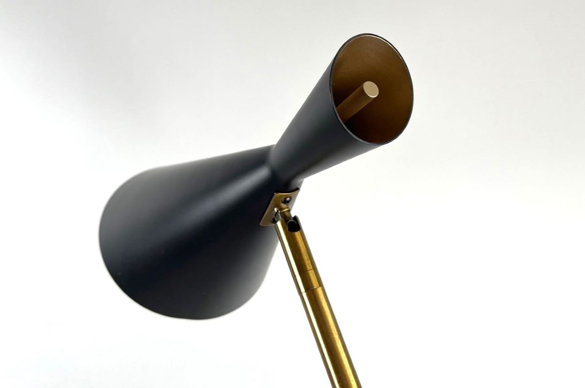 Genesis（ジェネシス）フロアランプ – 十二十家具