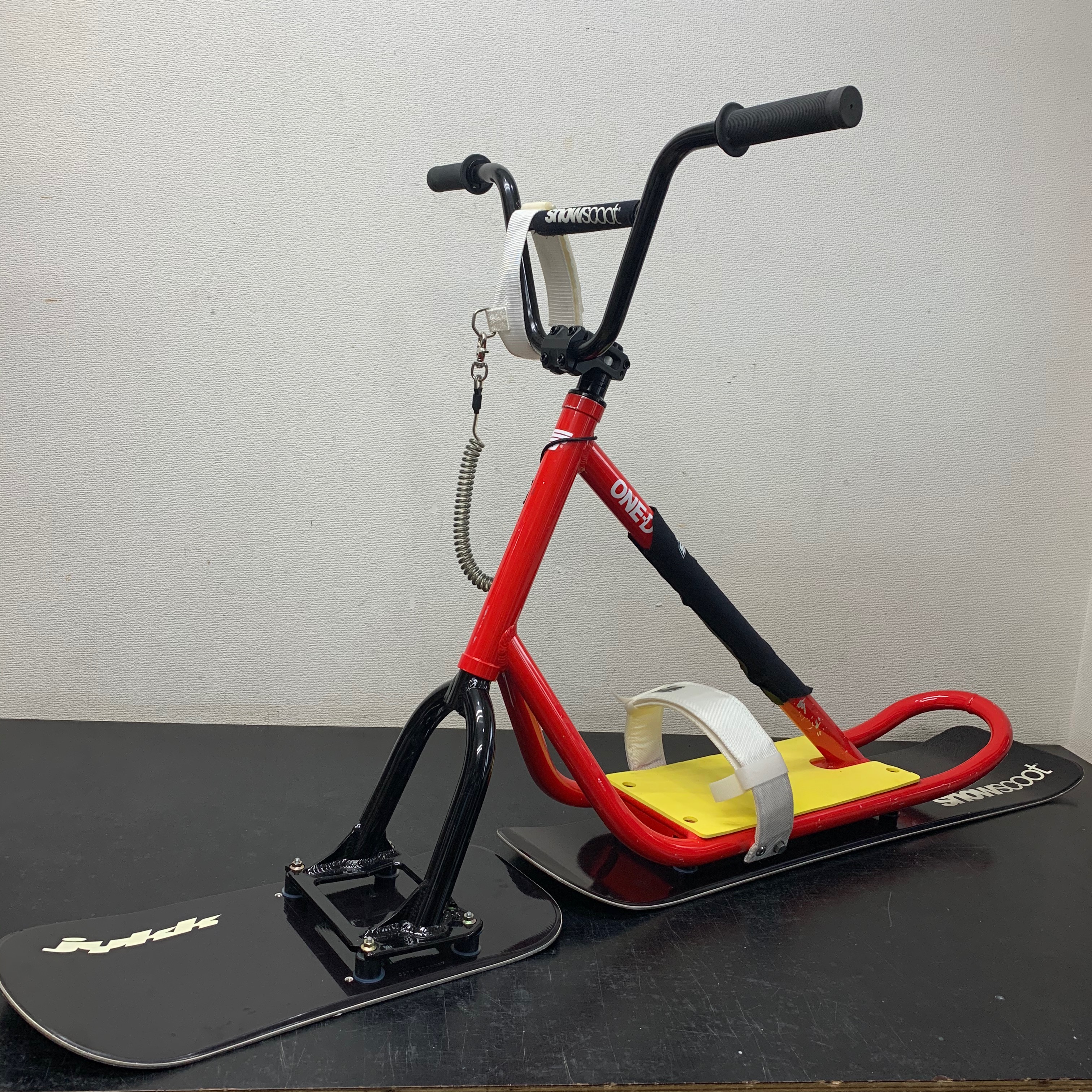 スノースクート中古 組み上げ開始！ どれも整備済みでおすすめですよ