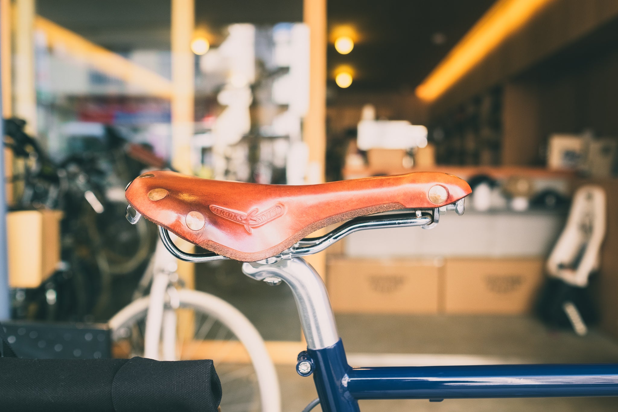 BROOKS swift chrome – tokyobike plus fukuoka