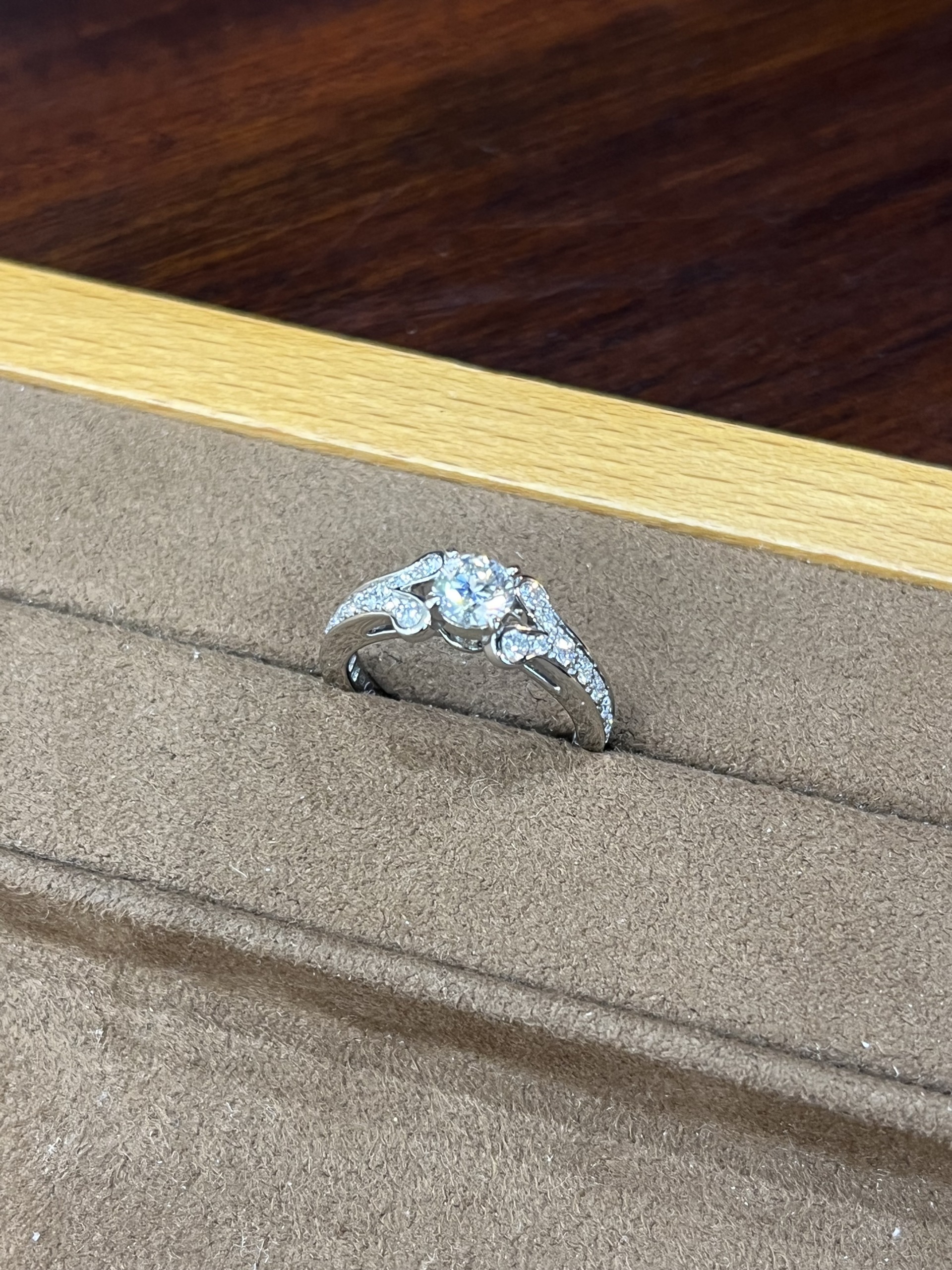 カルティエ バレリーナ ハーフエタニティリング の高価買取事例