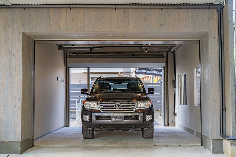 バックヤード＆屋外P付き、桜並木を望むウッドテラス｜千葉市若葉区