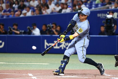 阪神】佐藤輝明がリーグトップ独走の36号2ラン ブルペンデーでも中