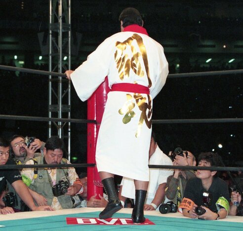 猪木さん引退試合の闘魂ガウン1000万円！「何でも鑑定団」で高額