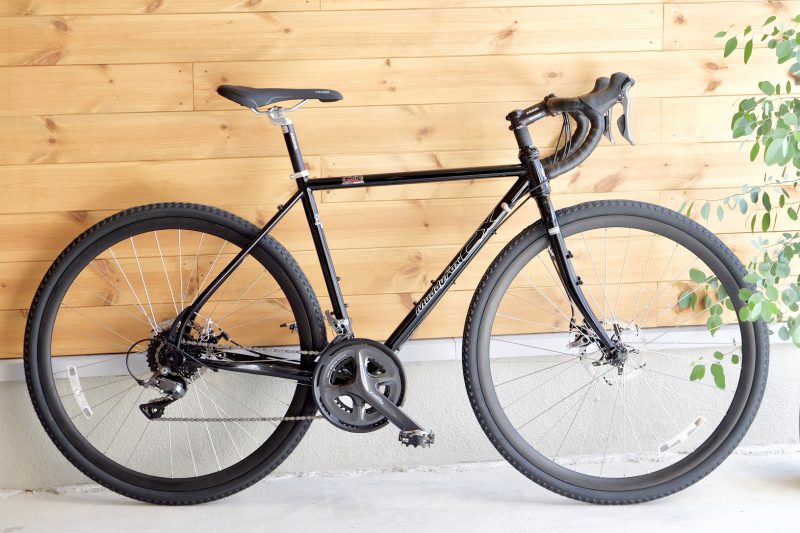 里山ツーリングが似合う、日本のクロモリグラベルロード ARAYA