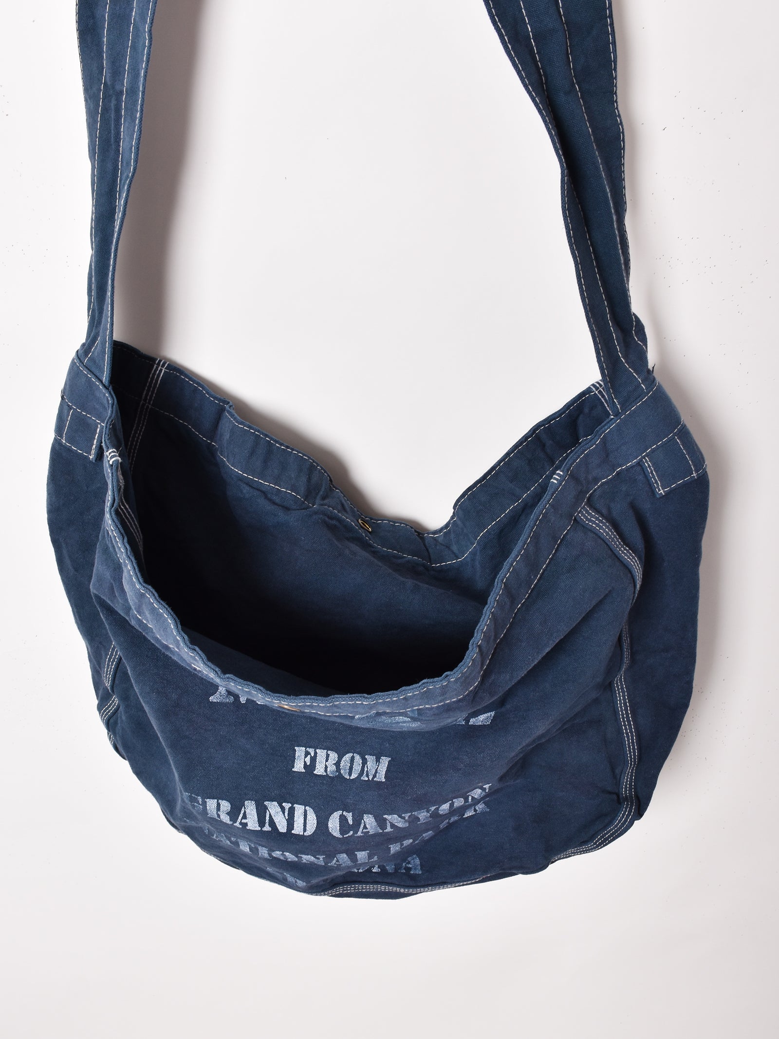 2色展開】後染め ニュースペーパーバッグ – 古着屋Top of the Hillの