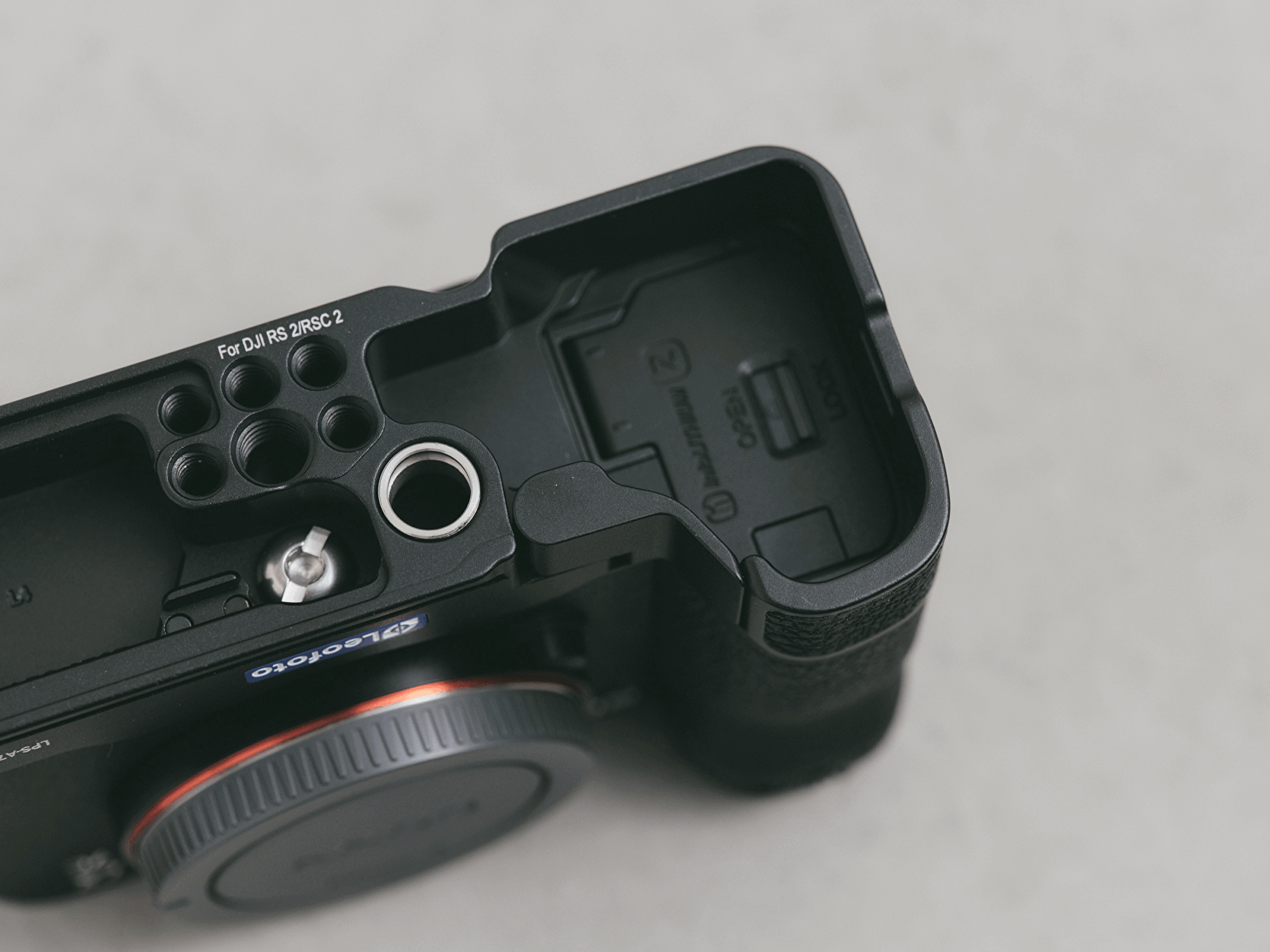α7CIIに最適なL型ブラケット：Leofoto LPS-A7CII徹底レビュー | Tanaka