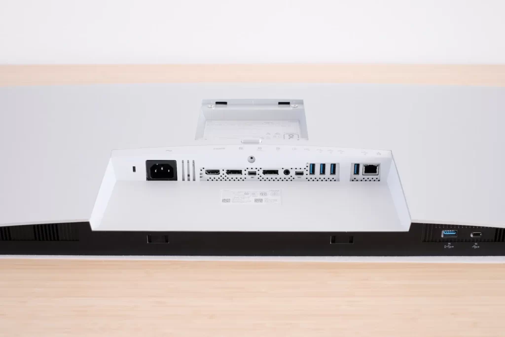 Dell U3223QE』レビュー｜画質＆ハブ機能が最高な4K・31.5インチベゼル