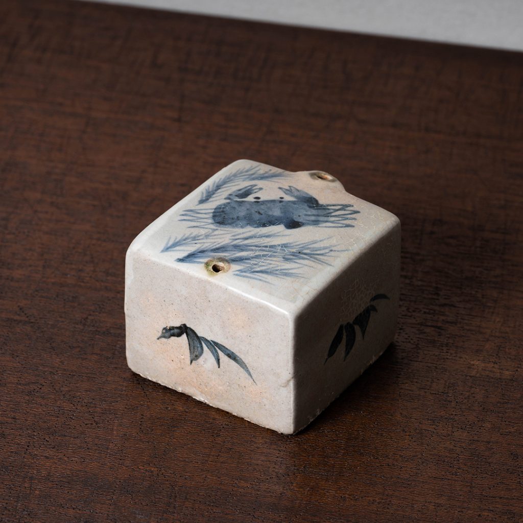 写真で解説】陶磁器の水滴（すいてき）とは｜特徴や歴史を解説。朝鮮で