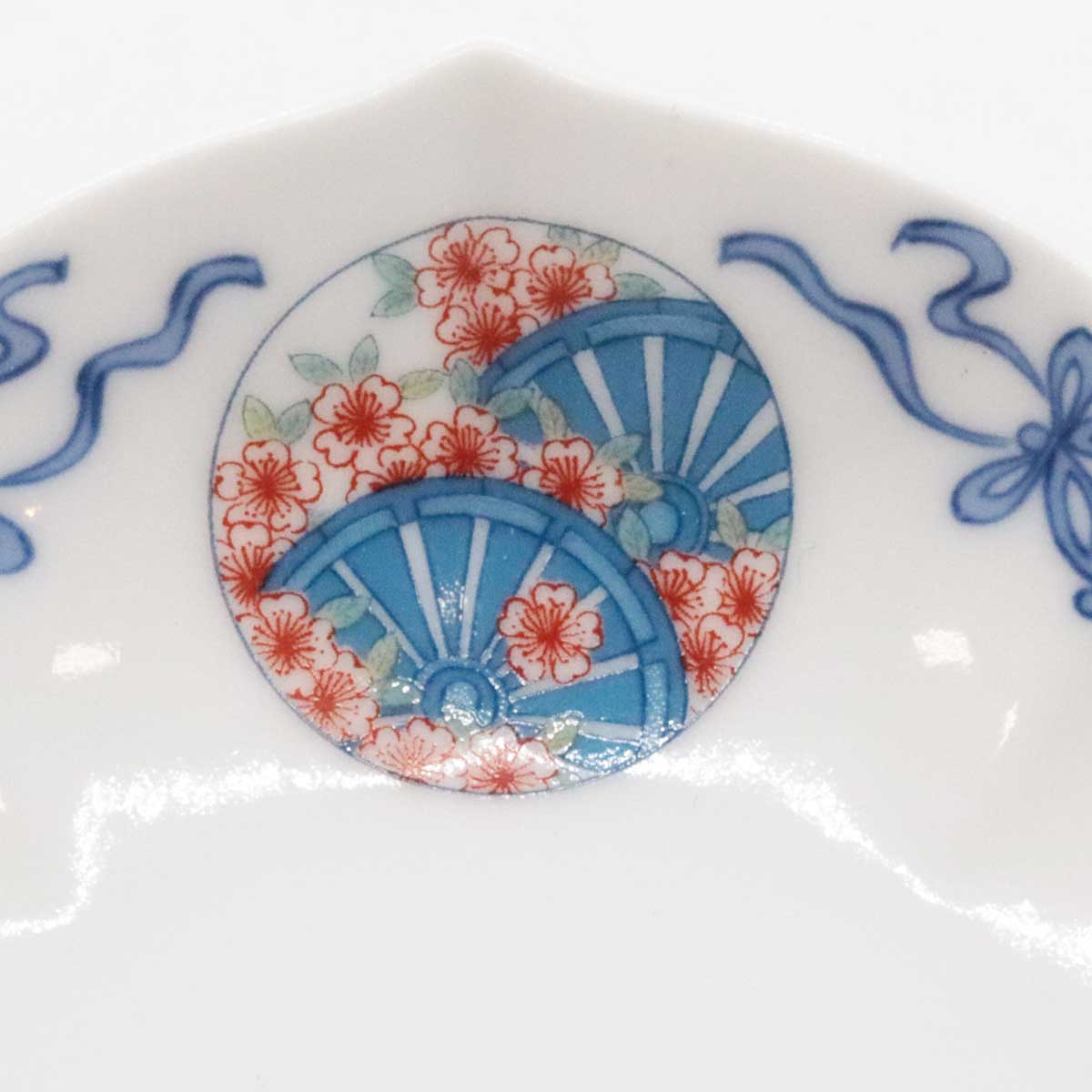 鍋島丸紋桔梗渕小皿