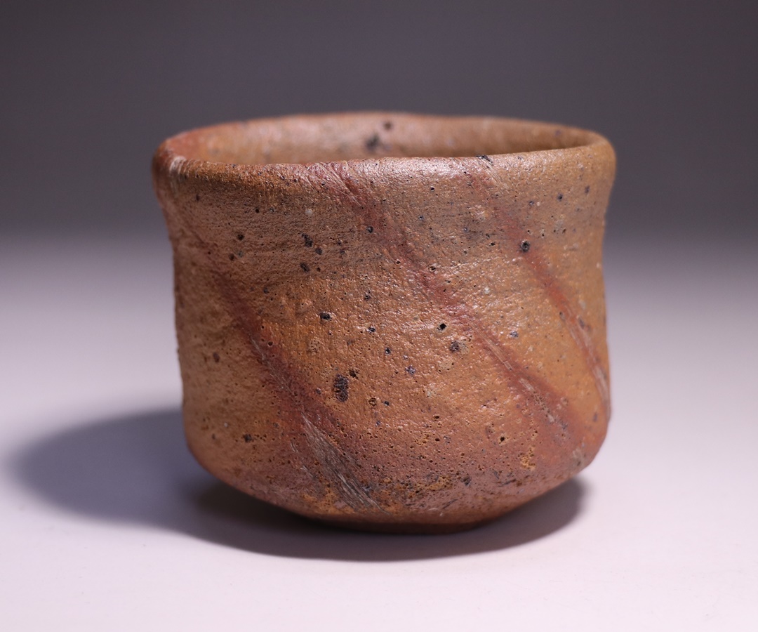 高力芳照 作 「備前火襷巨大化酒呑」 ～備前焼専門卸小売店 川口陶楽苑～