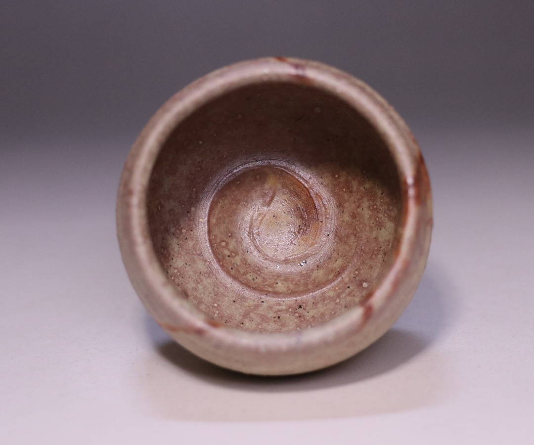 高力芳照 作 「備前火襷酒呑」 ～備前焼専門卸小売店 川口陶楽苑～