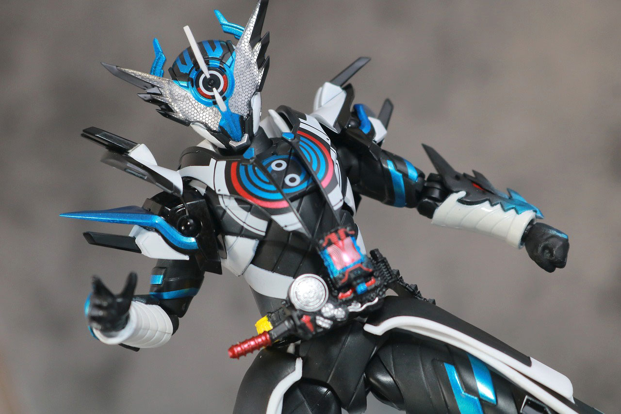 S.H.フィギュアーツ 仮面ライダークローズエボル レビュー | トイハコ