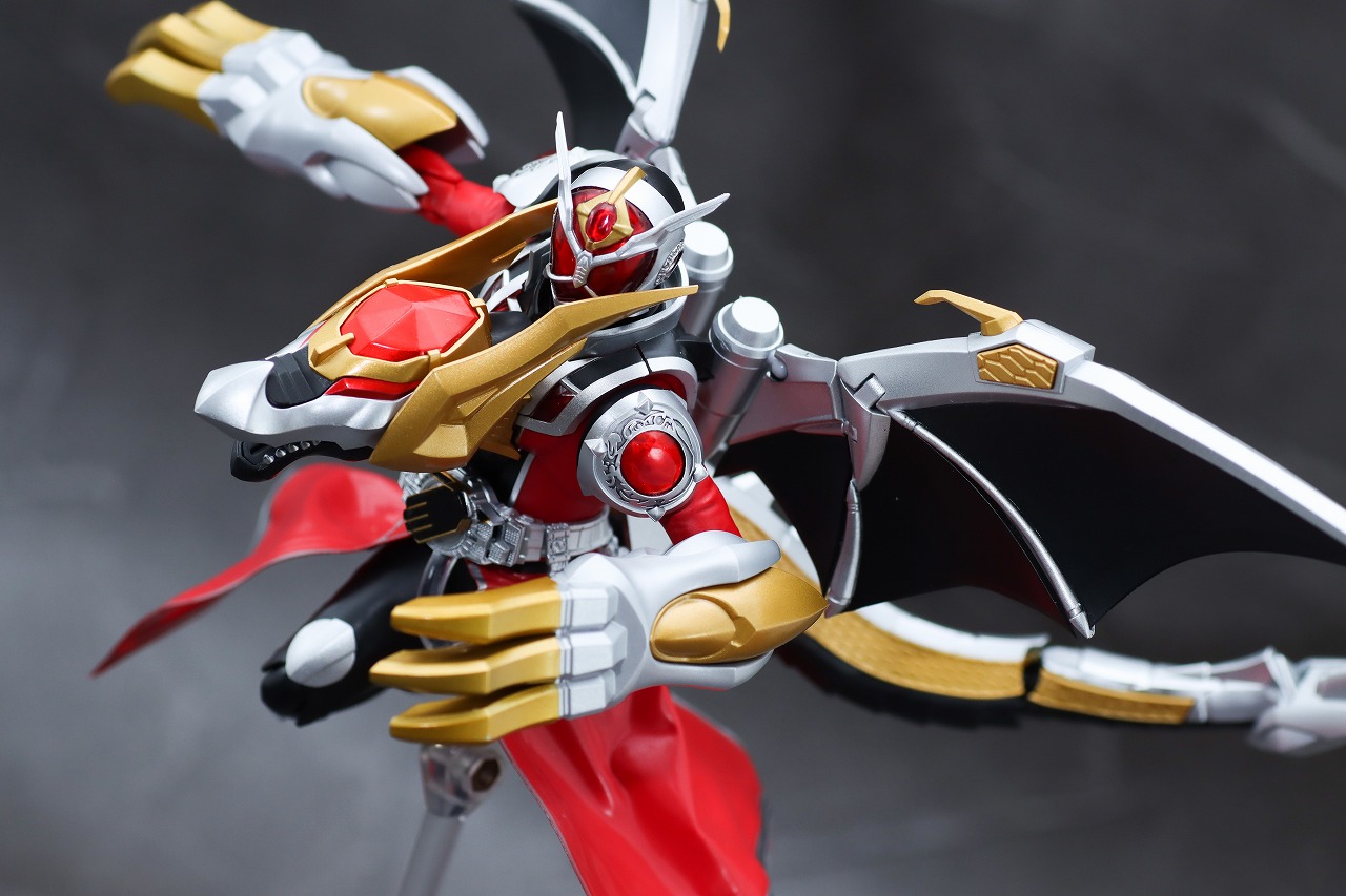 S.H.フィギュアーツ 仮面ライダーウィザード フレイムドラゴン／オール