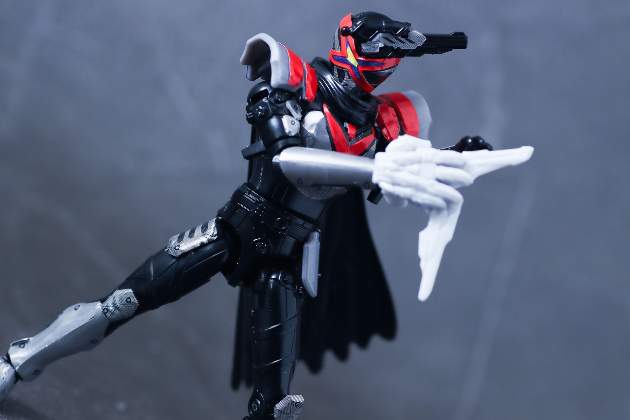 S.H.フィギュアーツ 仮面ライダーディケイド 真骨彫製法 50th