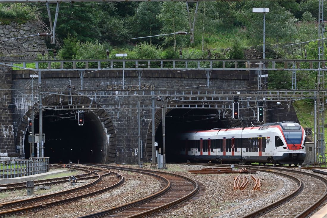 画像 | スイス｢世界最長トンネル｣脱線事故が示す教訓 存続の旧線が