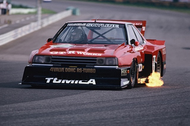 216LAP 「火を吐くスーパーシルエット」 | 木下隆之コラム クルマ