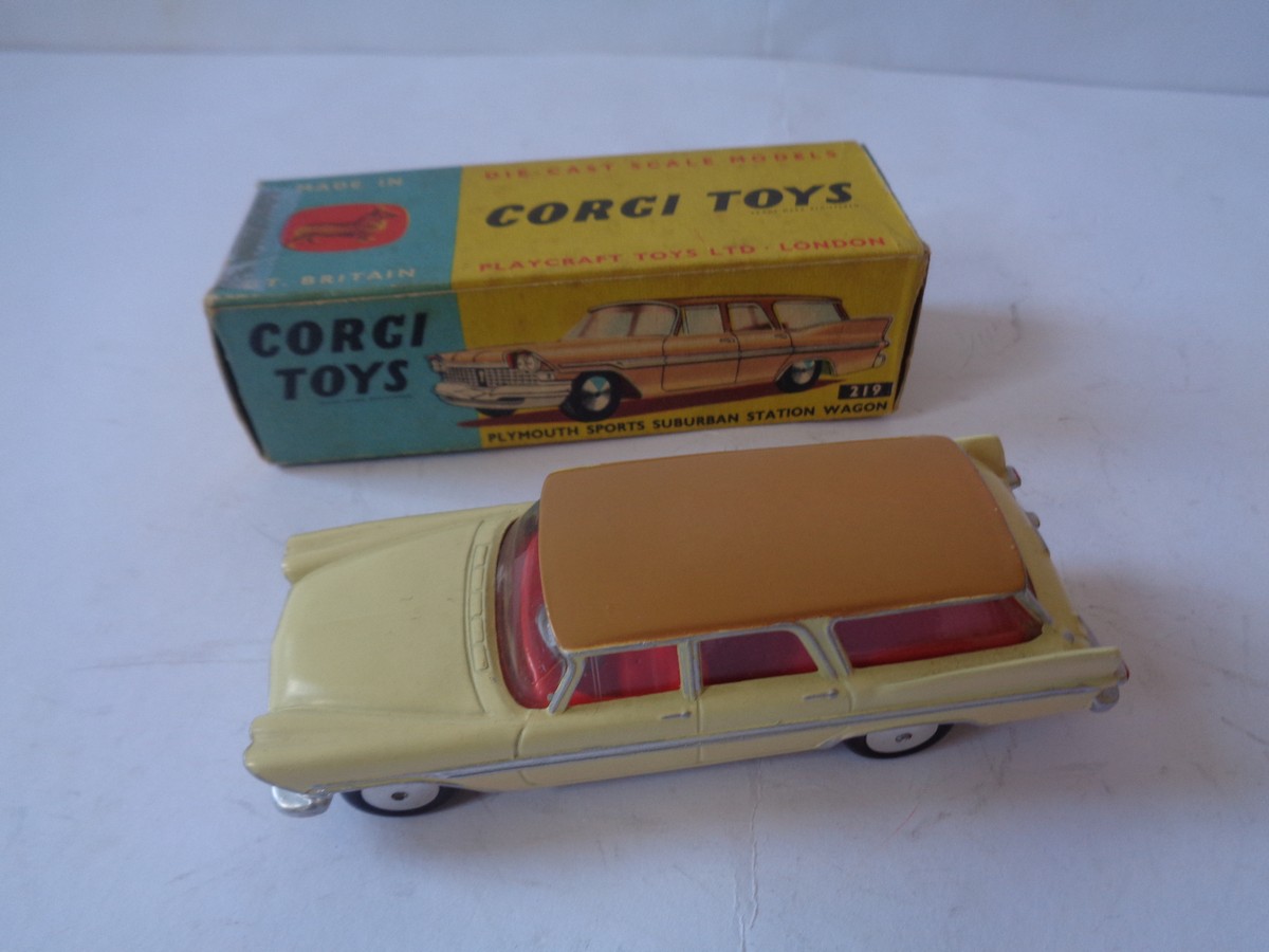 Corgi Toys 219 Plymouth Sports Suburban Station Wagon with Box