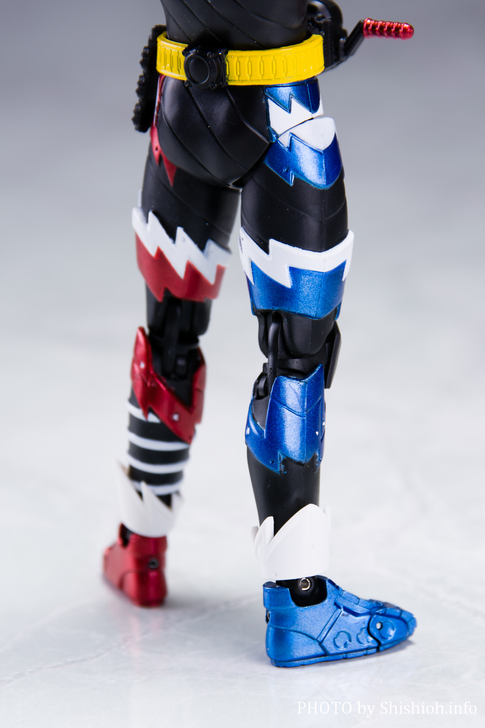 レビュー】S.H.Figuarts 仮面ライダービルド ラビットタンク