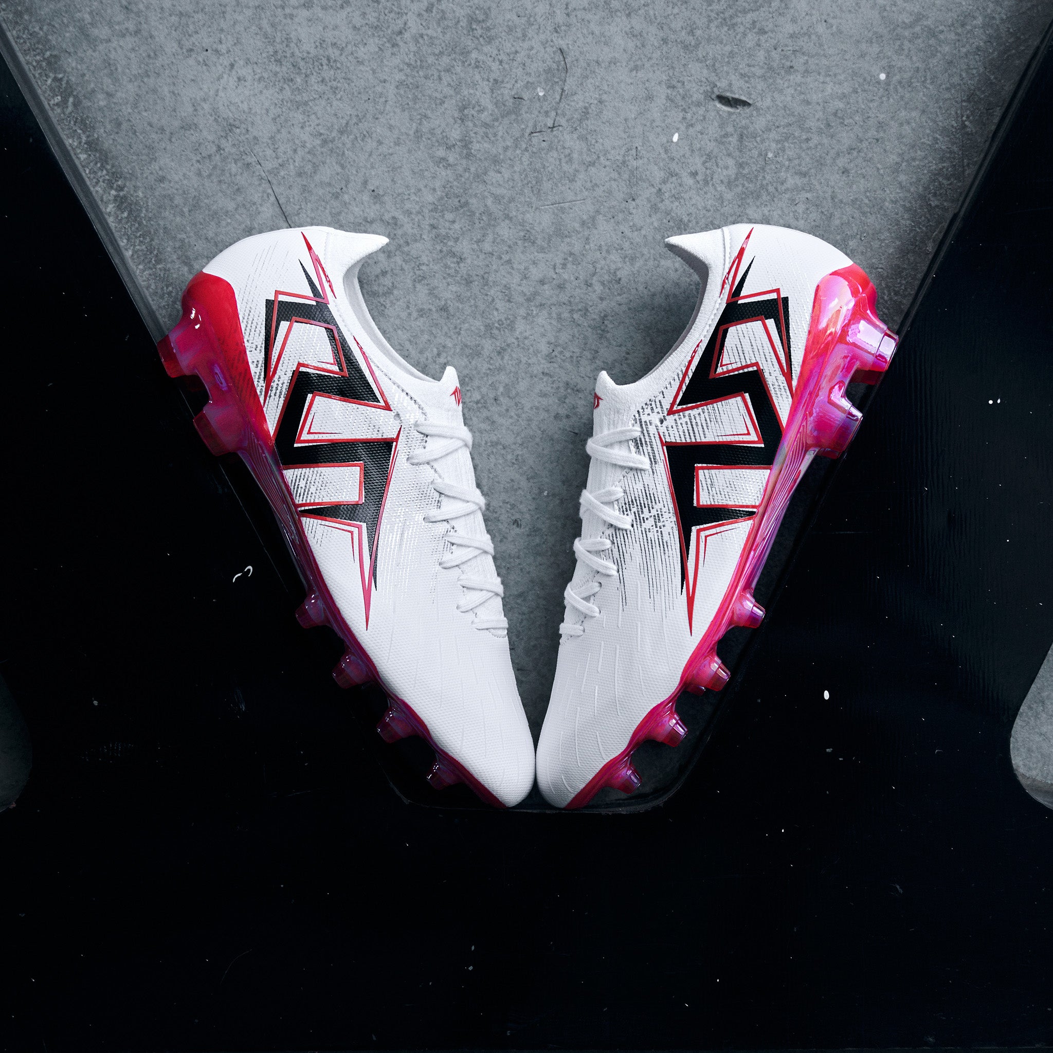 STRIKER.711 FG -Premier Pack – TLSS.JP