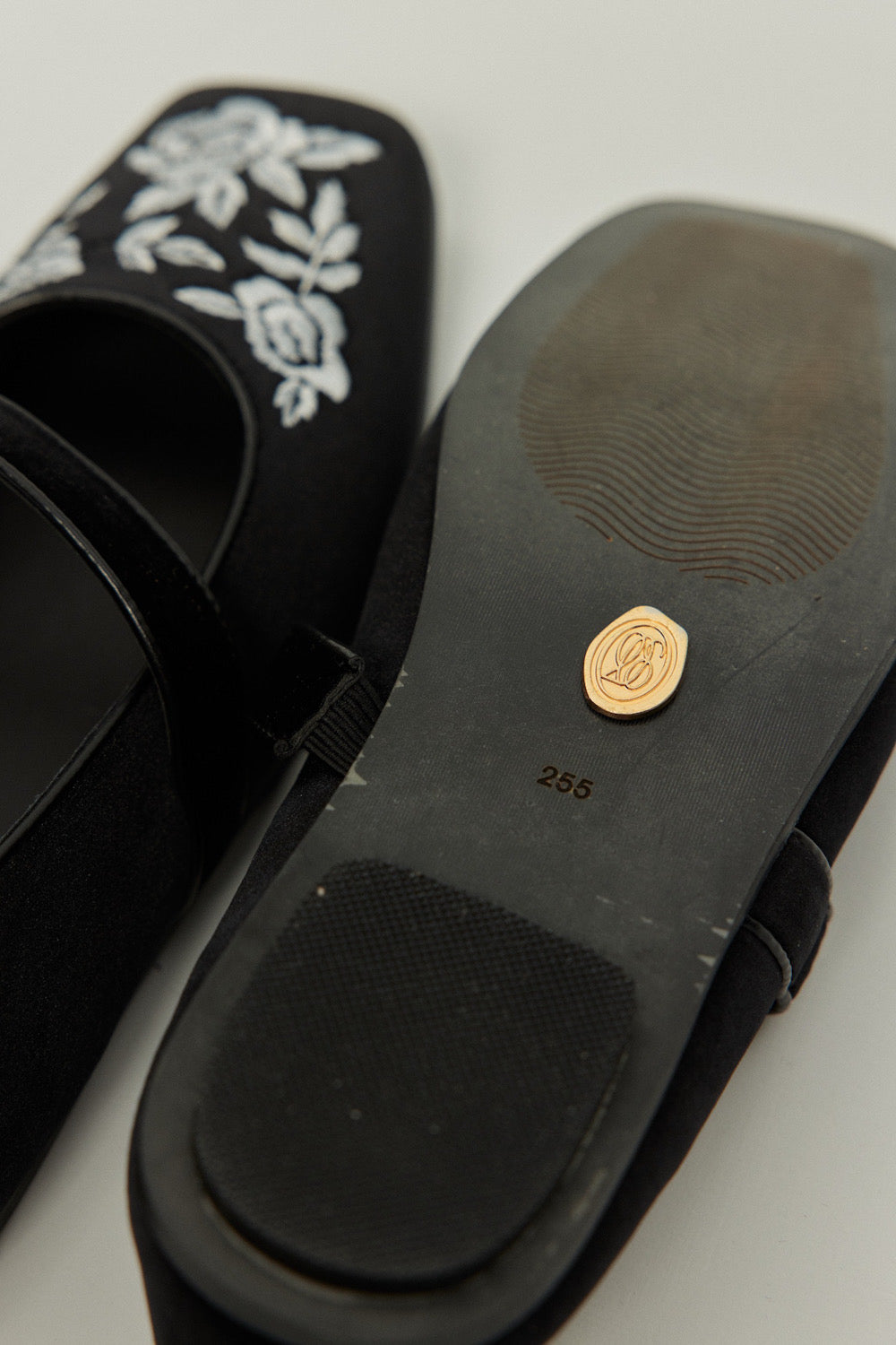 TNEWTIESオリジナル刺繍パンプス-Black – Tnewties