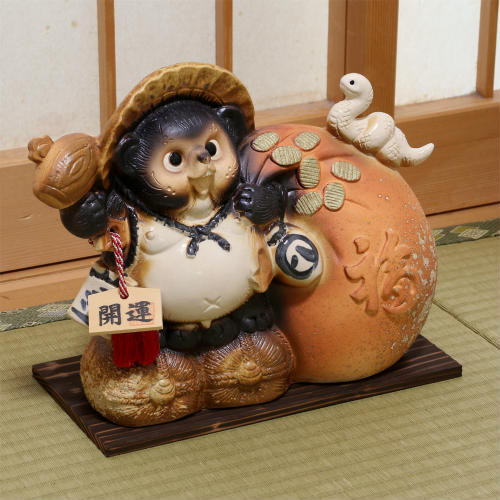 楽天市場】処分のため値下げ 信楽焼 2025年 蛇 干支 置物 緋色 狸乗り