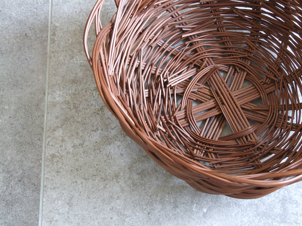 楽天市場】【沖縄県 今帰仁村のわらび細工】わらび 縄巻手付かご 32×28