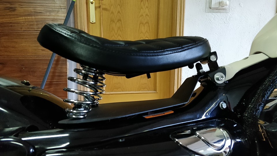 楽天市場】『ソロシート』 バイクソロシート シングルシート 厚め 【縦