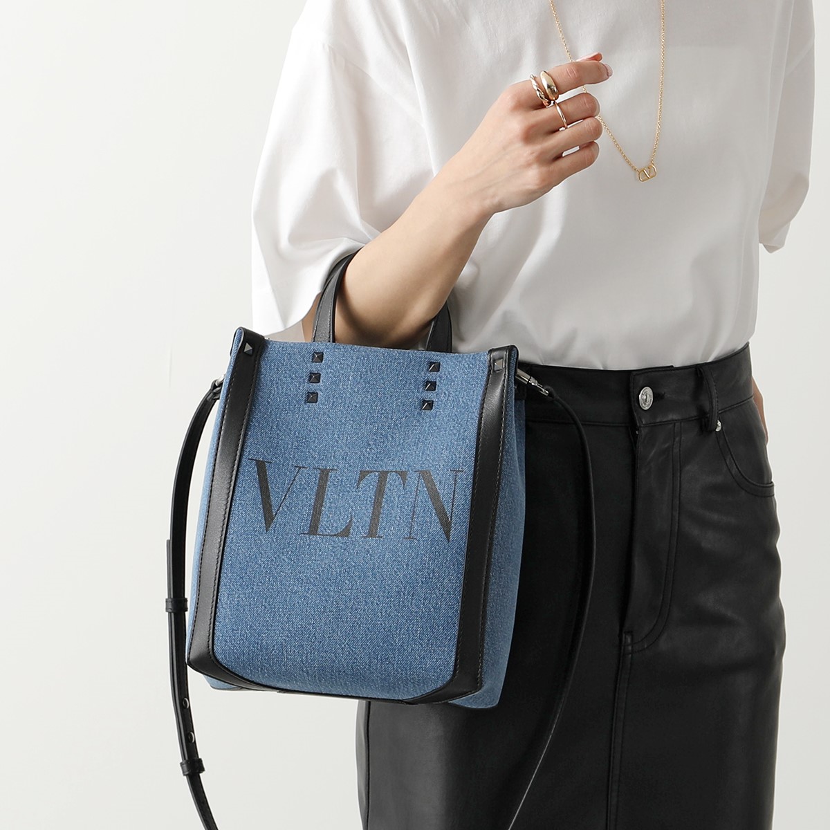 楽天市場】VALENTINO ヴァレンティノ ショルダーバッグ 2Y2B0B78USI