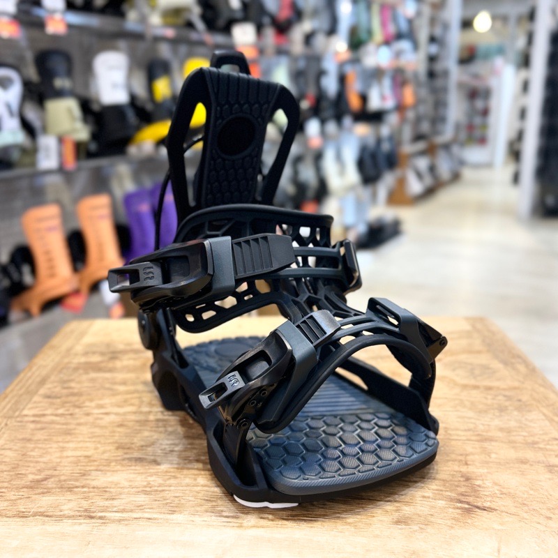 楽天市場】【ラスト1点】 24-25 NIDECKER FLOW FENIX ｶﾗｰ:BLACK Sｻｲｽﾞ