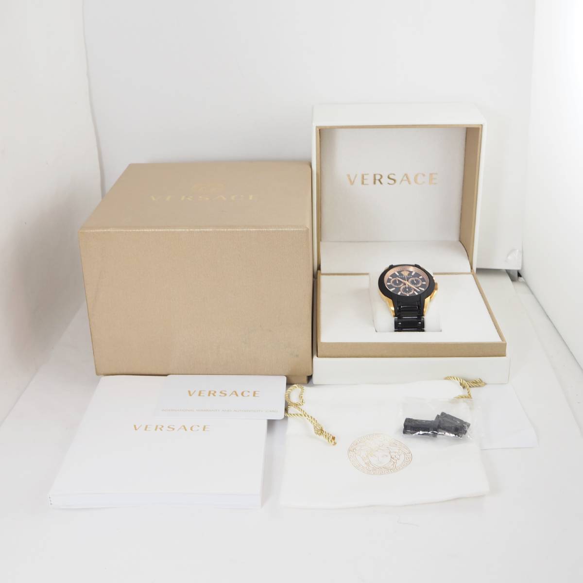 楽天市場】ヴェルサーチ キャラクター クロノグラフ VEM8 GP/PVD