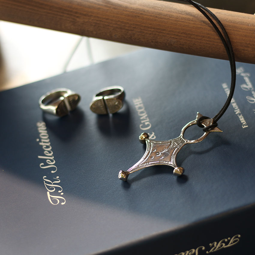 楽天市場】Adawat'n Tuareg アダワット トゥアレグ 革紐 シルバー