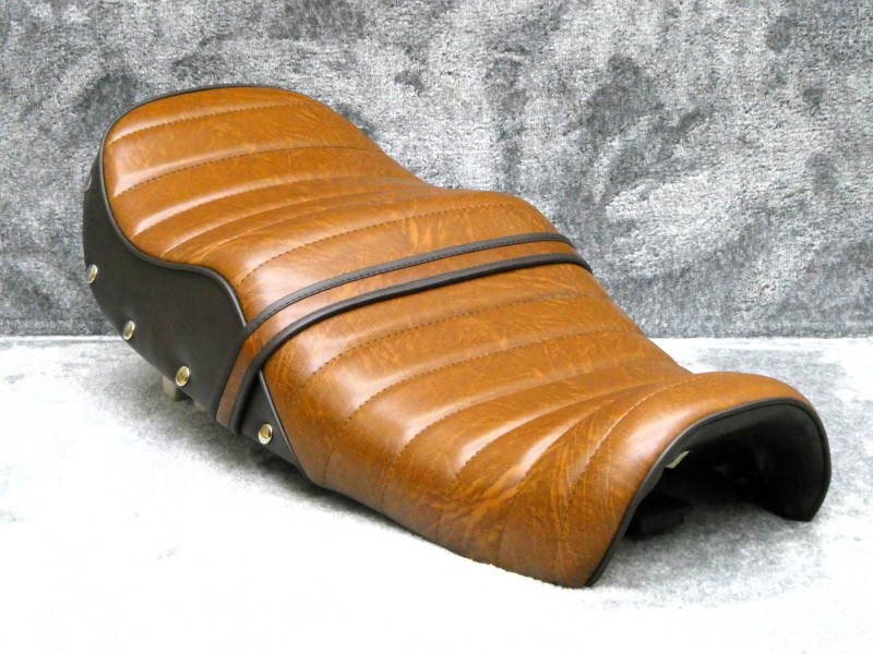 楽天市場】ジェイド250 タックロールシート 茶ツートン 鋲打ち