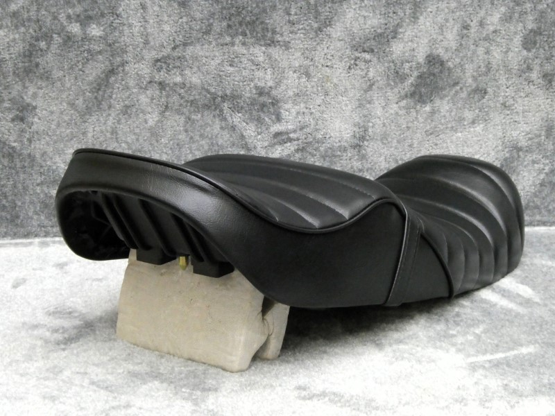 楽天市場】ジェイド250 黒皮 タックロールシート : カスタムパーツ DJ