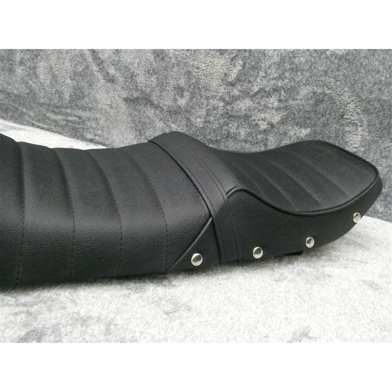 楽天市場】CBR400F 半艶 鋲打ち タックロールシート : カスタム